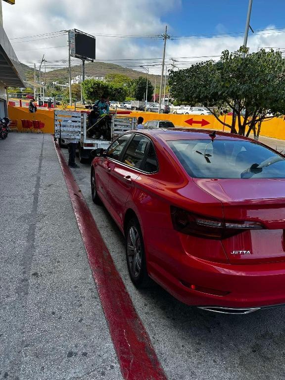 Jetta R-like FSI triptronic mod.2019 en Tuxtla Gutiérrez - Imagen 4