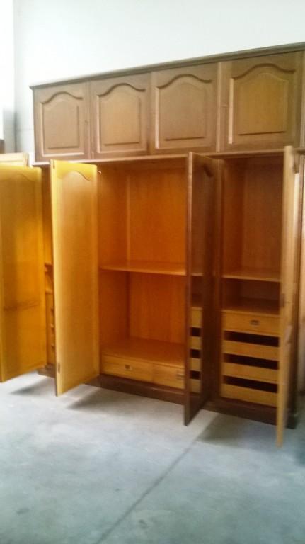 GRAN ARMARIO MADERA DOS COMPARTIMENTOS DE ALTURA. ESPEJOS en España - Imagen 4