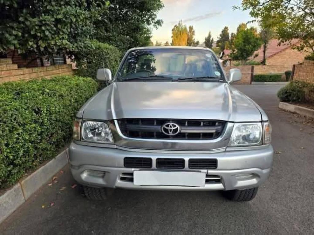 2007 TOYOTA HILUX 2.7i in Rustenburg - Image 2