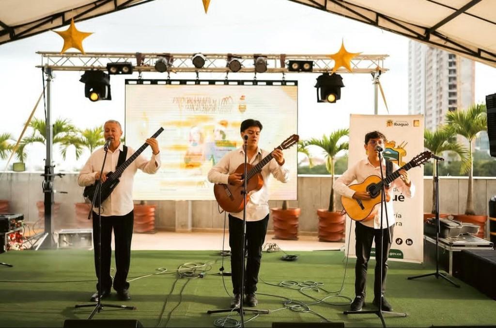 TRIO FANTASÍA MUSICAL en Ibagué - Imagen 1