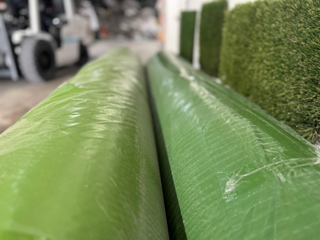 Turf Starting 0.89 cents ! in Los Angeles - Image 1