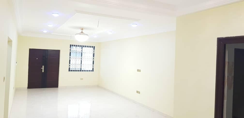 EXECUTIVE 2 & 3 BEDROOM UNFURNISHED/FURNISHED APARTMENT RENT in Madina - Image 3