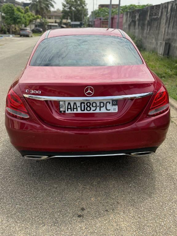 MERCEDES C300 4MATIC à Abidjan - Photo 2
