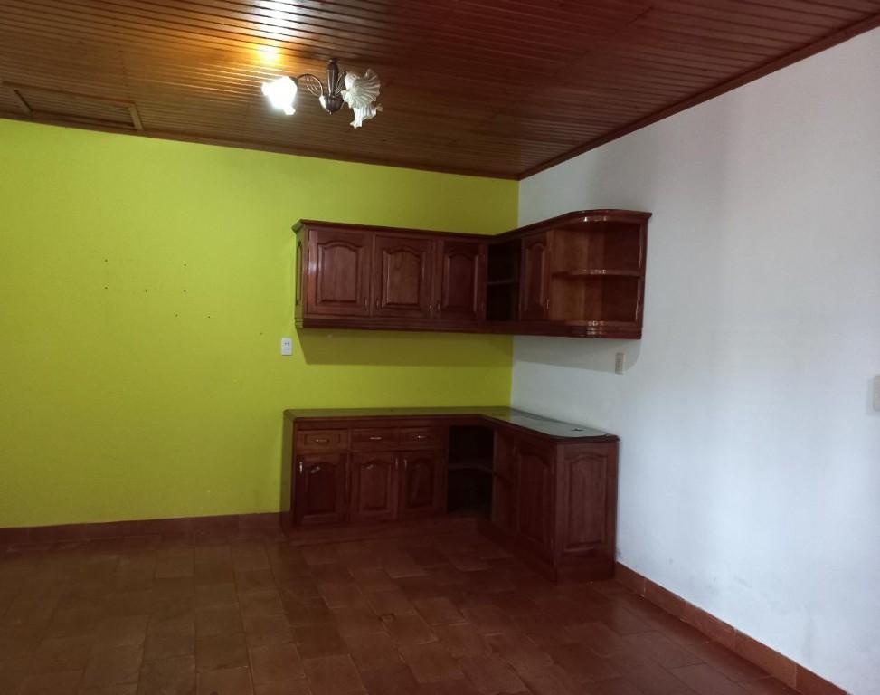 Casa en el barrio Santa María, a 3 cuadras de la Ruta Sexta en Encarnación - Imagen 7