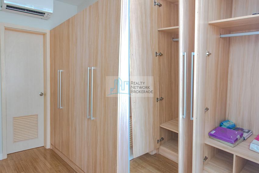 2 Bedroom Condominium with Balcony For Rent In Solinea Tower 3, in Consolacion - Image 8