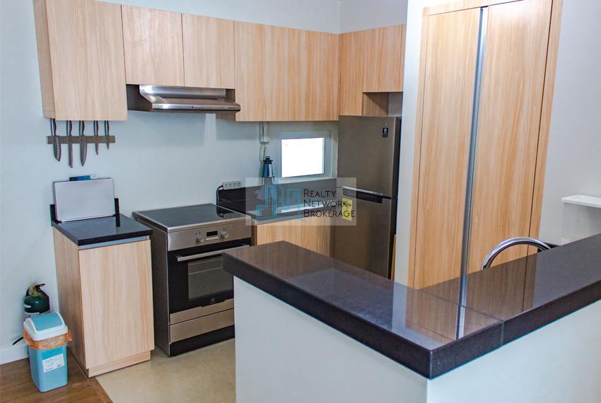 2 Bedroom Condominium with Balcony For Rent In Solinea Tower 3, in Consolacion - Image 5