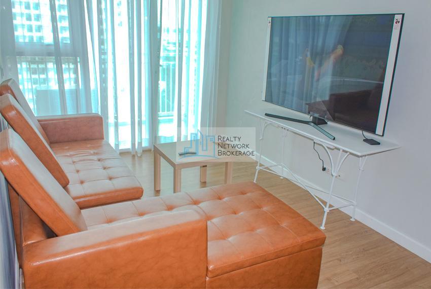 2 Bedroom Condominium with Balcony For Rent In Solinea Tower 3, in Consolacion - Image 2