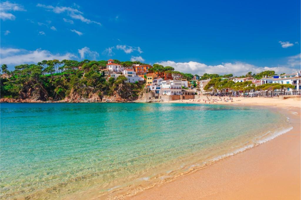 Luxury Spanish Villa Rentals in Nottingham - Image 5