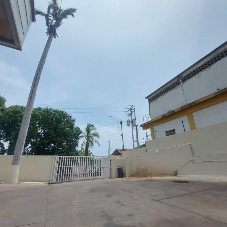 GALPON LAS GARZAS en Puerto la Cruz - Imagen 14