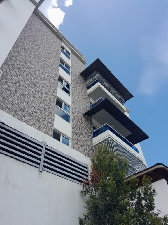 APARTAMENTO EN RENTA EN EVARISTO MORALES CON L.BLANCA O VACIO en Miami - Imagen 1