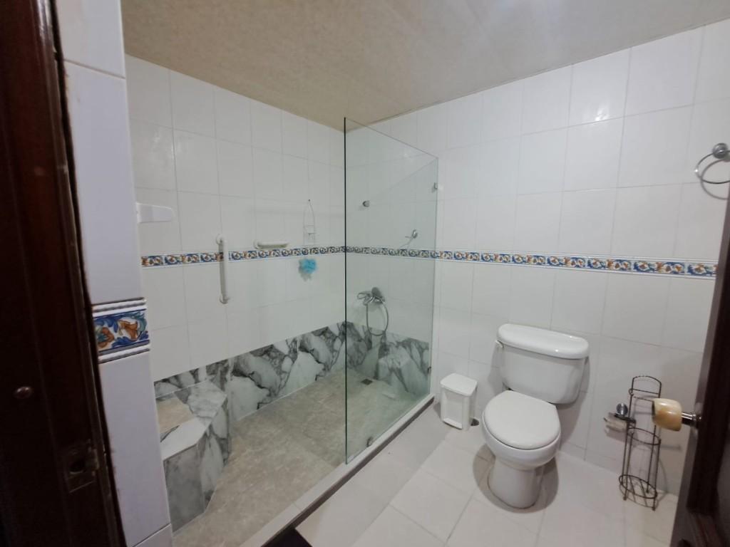 SIN INTERMEDIARIOS RENTO APARTAMENTO SIN AMUEBLAR en Miami - Imagen 4