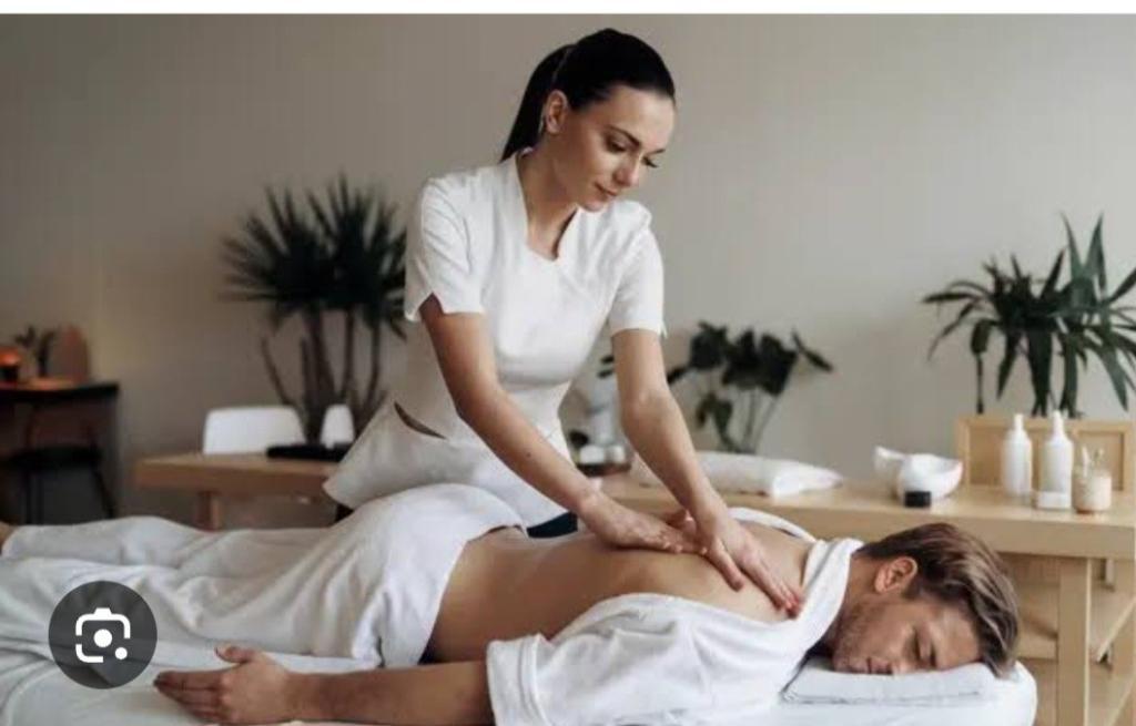 Gilgit Spa Mesage Canter Real Spa Full Body Massage Spa Service in Pakistan - Image 1