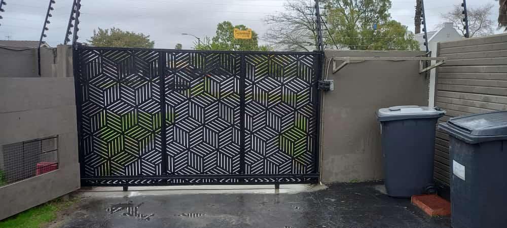 Nutec gates and Fencing in Kuils River - Image 3
