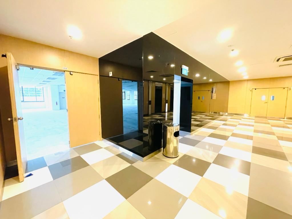 Bright Workspace, Collaborative Environment, Flexible Space in Geylang - Image 4