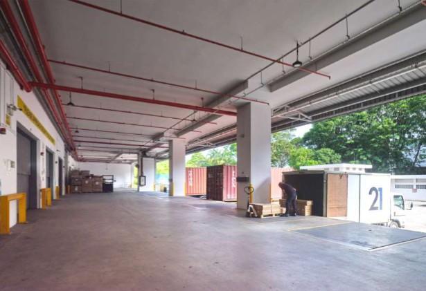 Versatile Space Perfect for storage / support office in Queenstown - Image 3