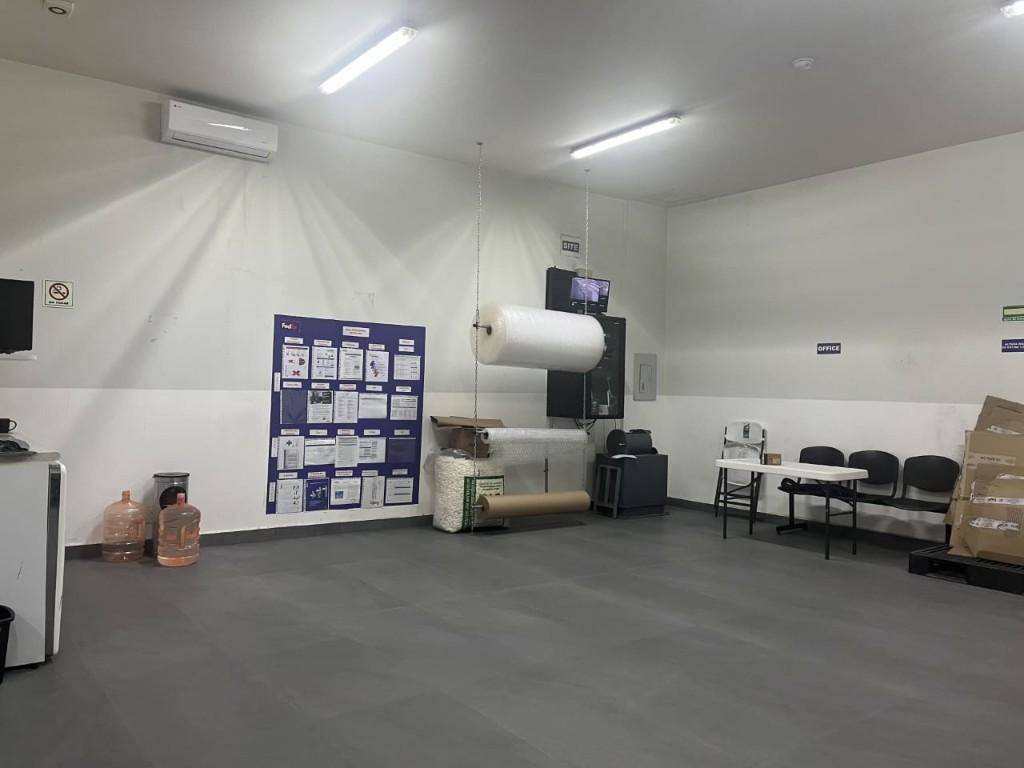 SE RENTA LOCAL COMERCIAL EN CALZ. ZARAGOZA en Xochimilco - Imagen 3