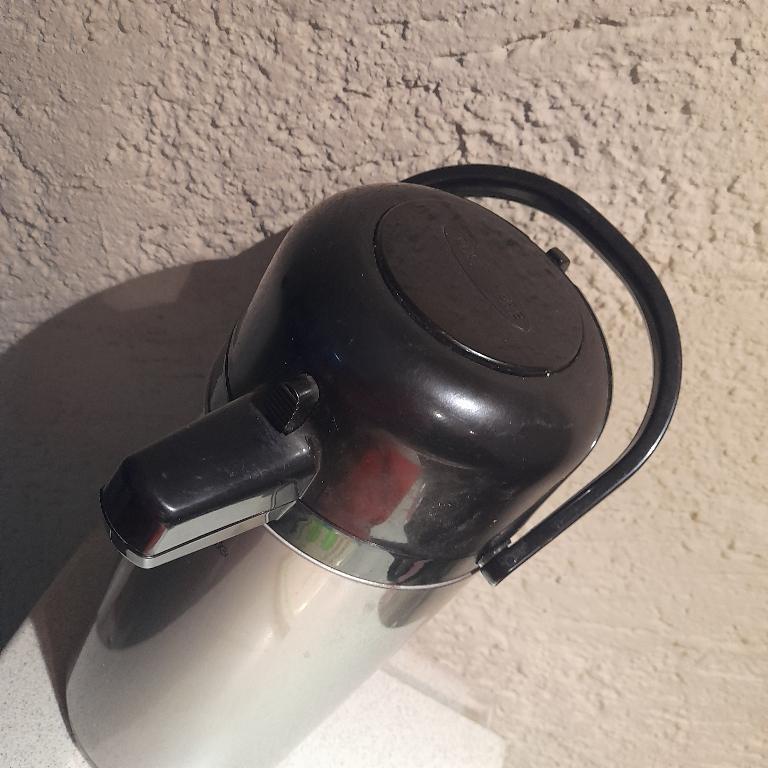 Termocafetera 2.2lt superpractica en Guadalajara (GDL) - Imagen 3