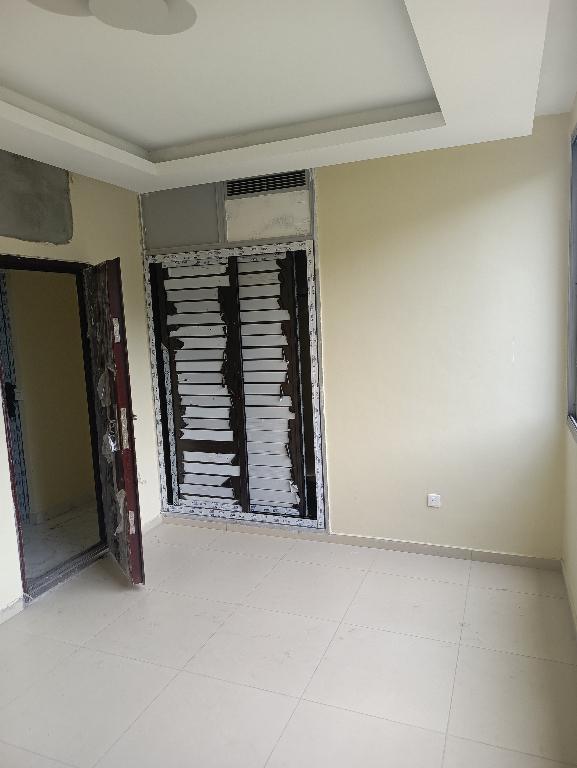 LOCATION APPARTEMENT 5 PIECES PLATEAU en Côte d’Ivoire - Photo 4