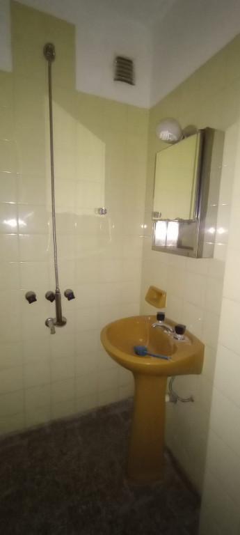 VENDO DEPTO DE TRES DORMITORIOS CENTRICO en Río Cuarto - Imagen 4