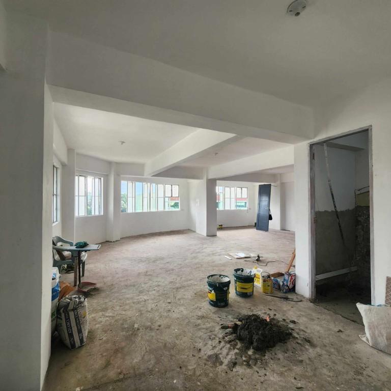 4 Storey Commercial & Office Building For Sale In Commonwealth in Valenzuela - Image 2