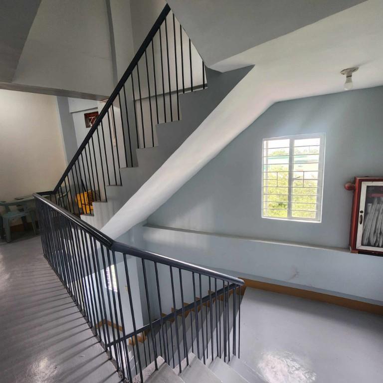 4 Storey Commercial & Office Building For Sale In Commonwealth in Valenzuela - Image 4