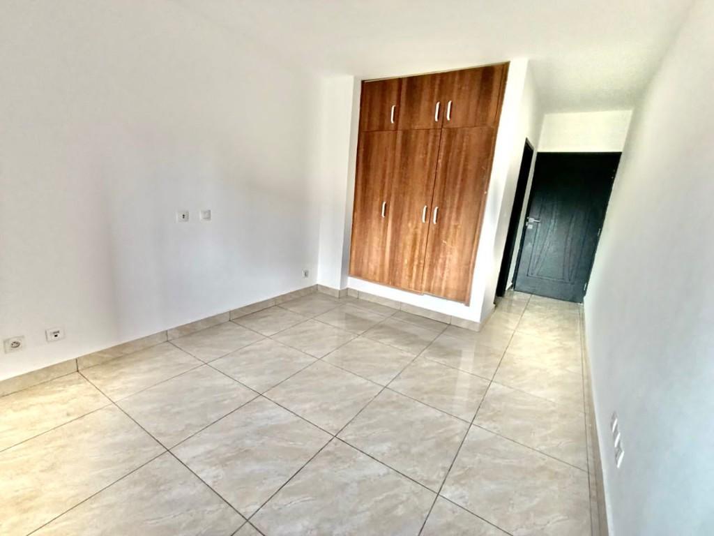 MAGNIFIQUE APPARTEMENT DE 3 PIÈCES HAUT STANDING,RIVIÉRA 2 en Côte d’Ivoire - Photo 3
