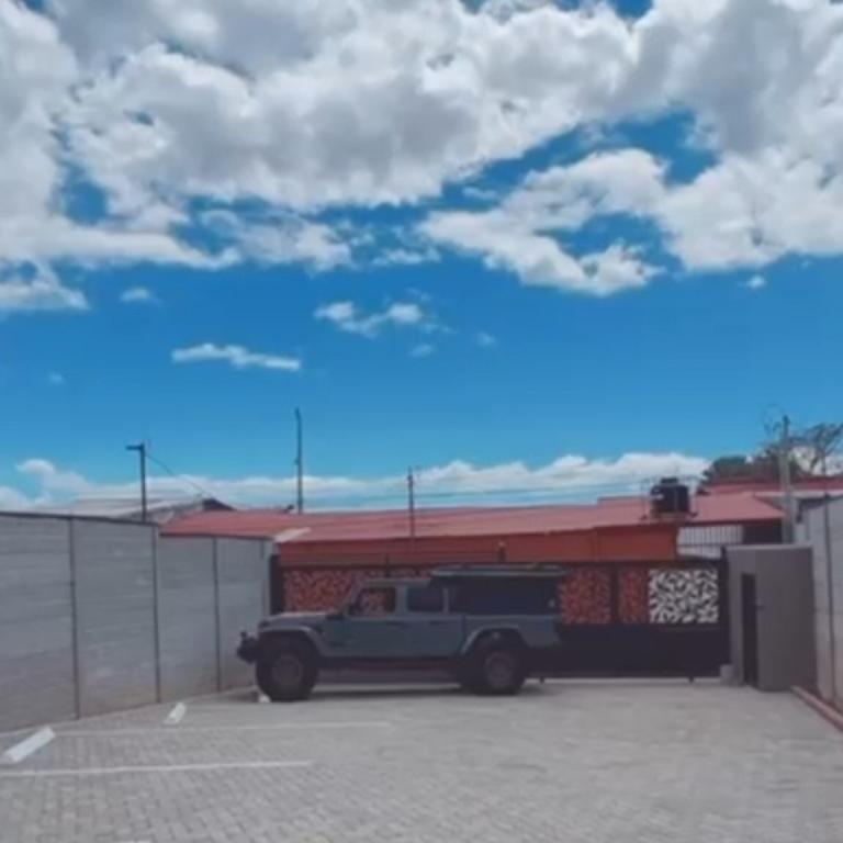 SE ALQUILAN APARTAMENTOS NUEVOS EN ATENAS. en Naranjo - Imagen 7