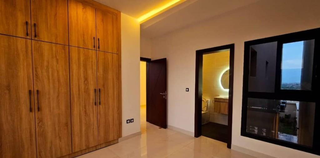 A vendre triplex COCODY RVIÉRA abatta en Côte d’Ivoire - Photo 1