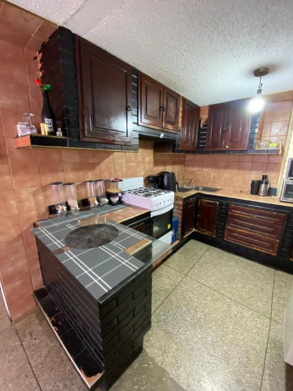 APARTAMENTO EN RESIDENCIAS LA MORA CABUDARE en Cabudare - Imagen 3