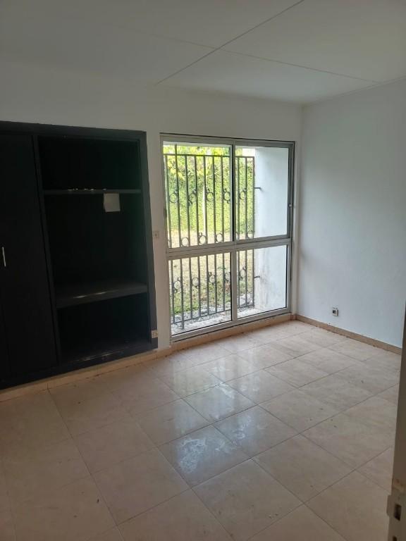 VILLA BASSE de 5 PIÈCES COCODY RIVIÉRA GOLF LES VERSANTS à Abidjan - Photo 5