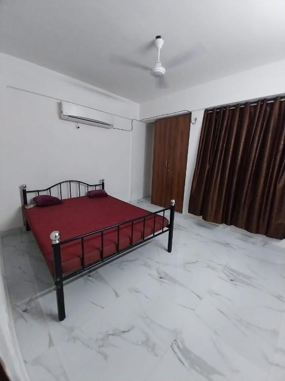 3 BHK Semi Furnished Flat For Rent at Rajarhat in India - Image 4