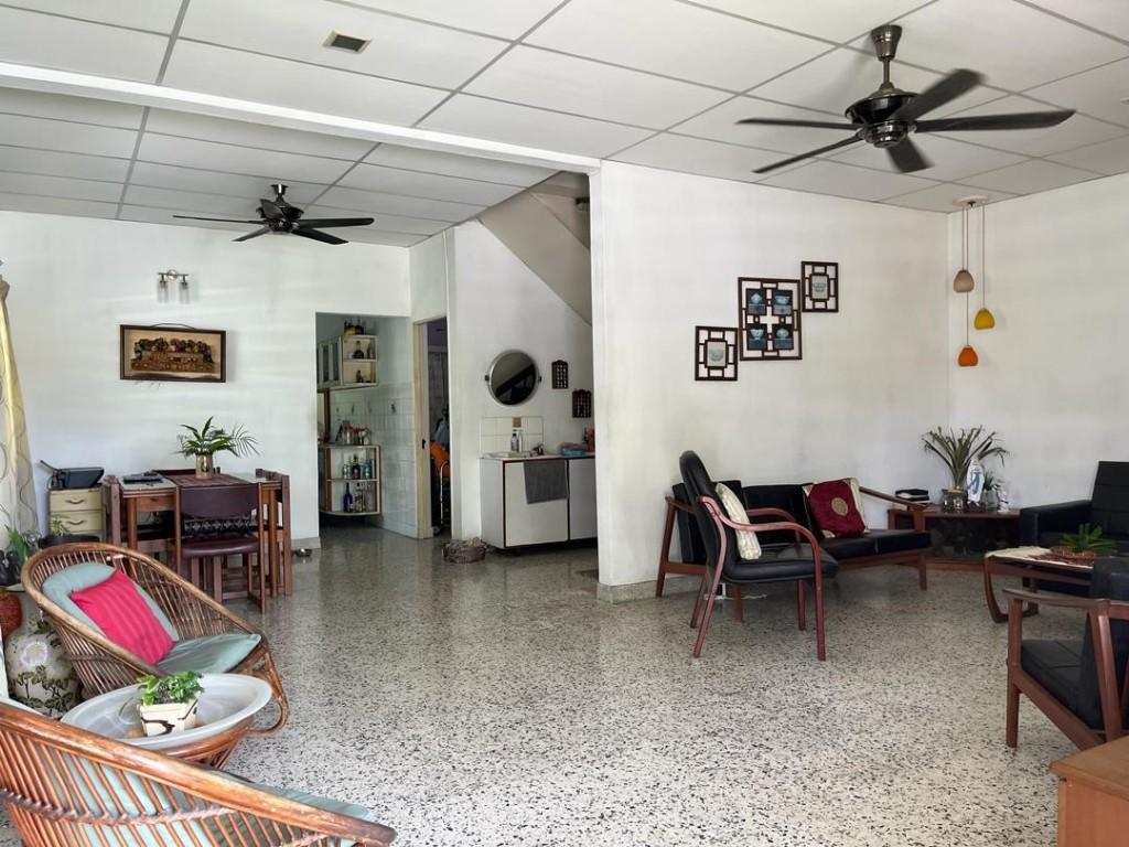 2 Storeys Semi D Located in Greenlane, Island Glades, Georgetown in George Town - Image 1
