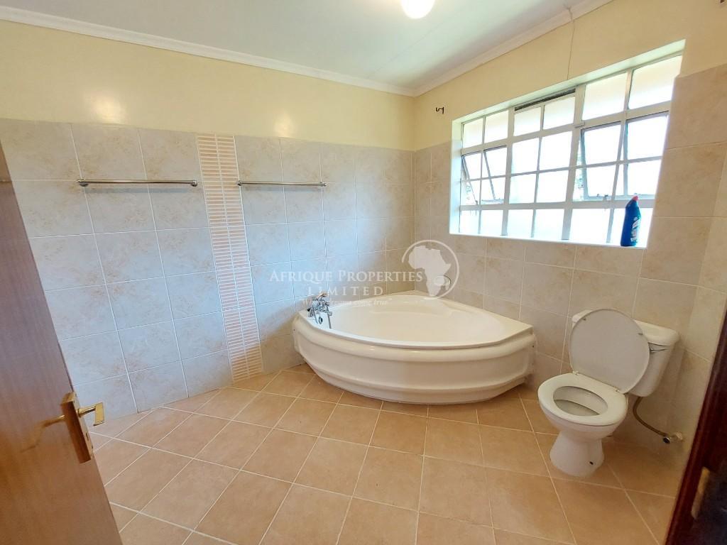 4 Bedroom All Ensuite Residence for Rent in Runda Estate in Kenya - Image 17
