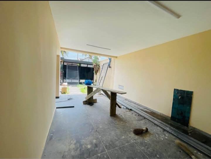 COCODY ATTOBAN UNE VILLA DUPLEX de 6PIÈCES AVEC PISCINE en Côte d’Ivoire - Photo 4