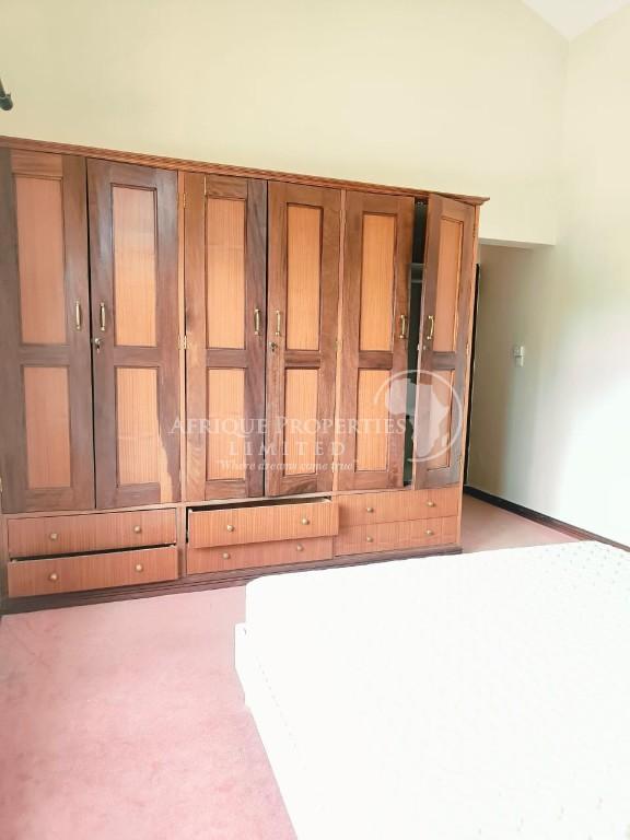 6 Bedroom All Ensuite Home for Rent on Half Acre in Runda in Kenya - Image 16