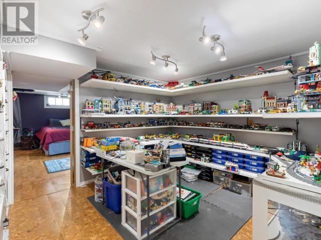72 Kluane Crescent in Canada - Image 16