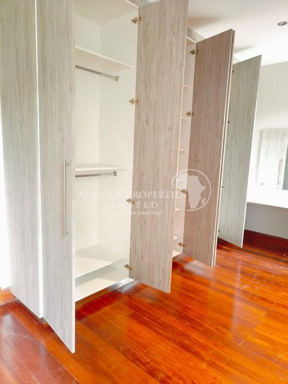 4 Bedroom Alll Ensuite Home + 2 Room DSQ For Rent in Runda in Kenya - Image 14