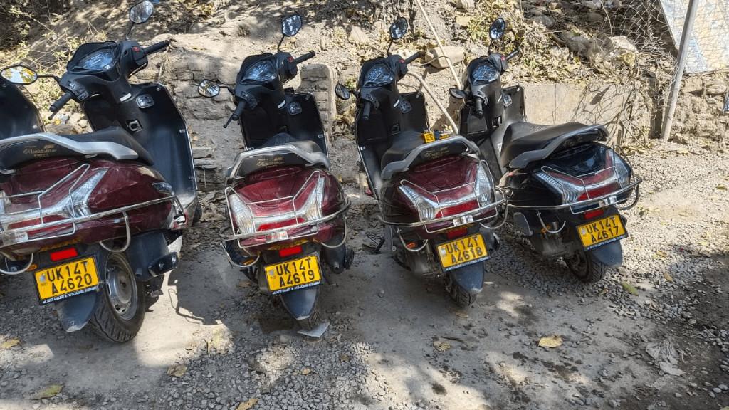 Scooty and Bike on Rent in Rishikesh at Discount Prices in Rishīkesh - Image 3