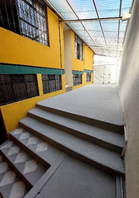 Venta de casa Rentera en el puente 2 Autopista General Rumiñahui en Ecuador - Imagen 3