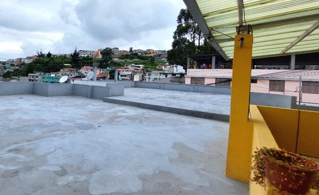 Venta de casa Rentera en el puente 2 Autopista General Rumiñahui en Ecuador - Imagen 5