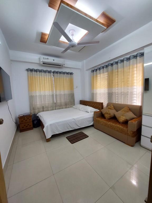 Furnished 1 BHK Apartment Rent in Bashundhara R/A in Bangladesh - Image 2