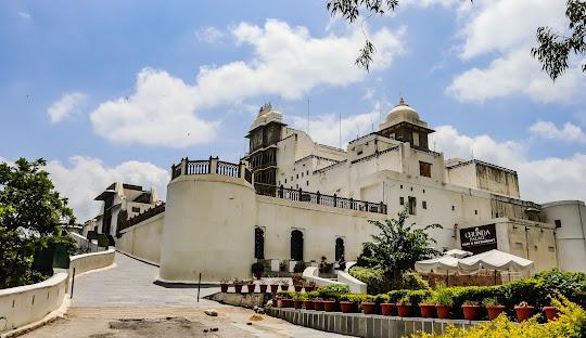 •	Best outing with Car Rental Tour packages for Udaipur in Ahmedabad - Image 5