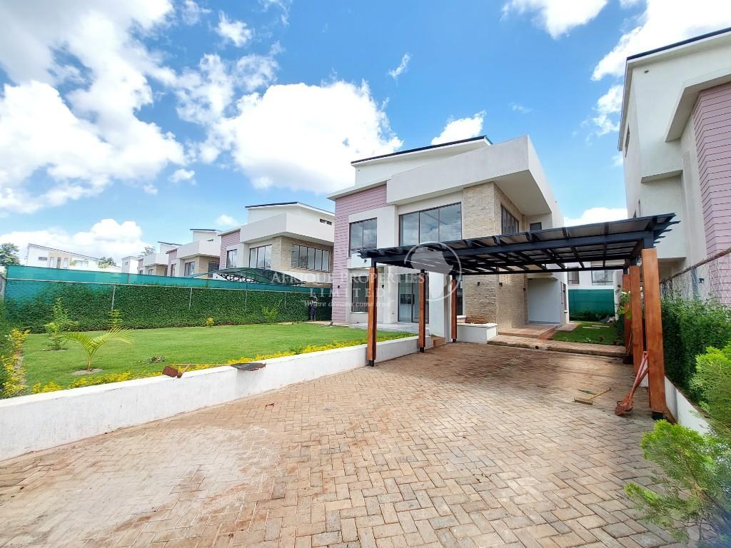 4 Bedroom For Rent in Runda Gardens in Nairobi - Image 1