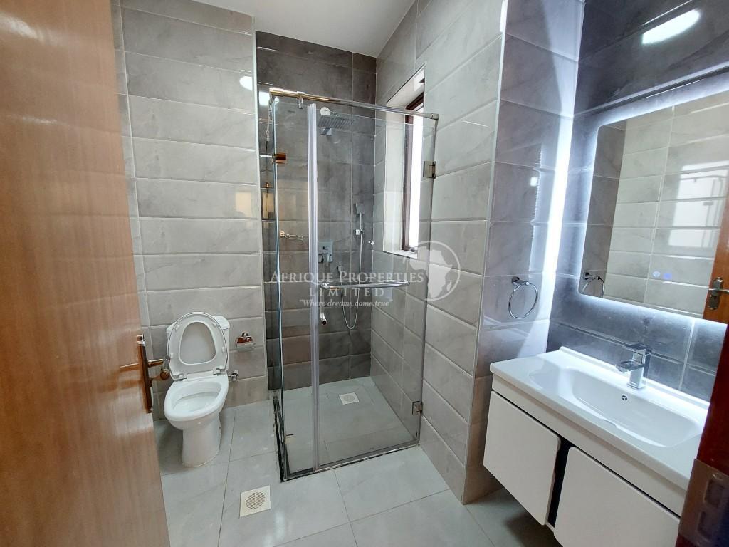 4 Bedroom For Rent in Runda Gardens in Nairobi - Image 17