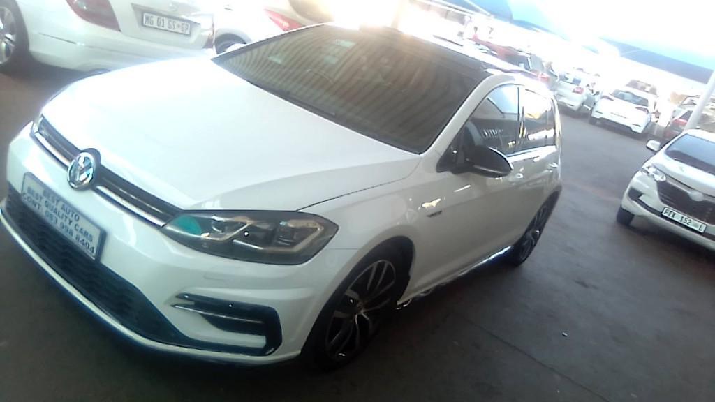 Pre-owned 2019 VW Golf 7 2.0 Engine Capacity R-Line with Automat in Bedfordview - Image 3