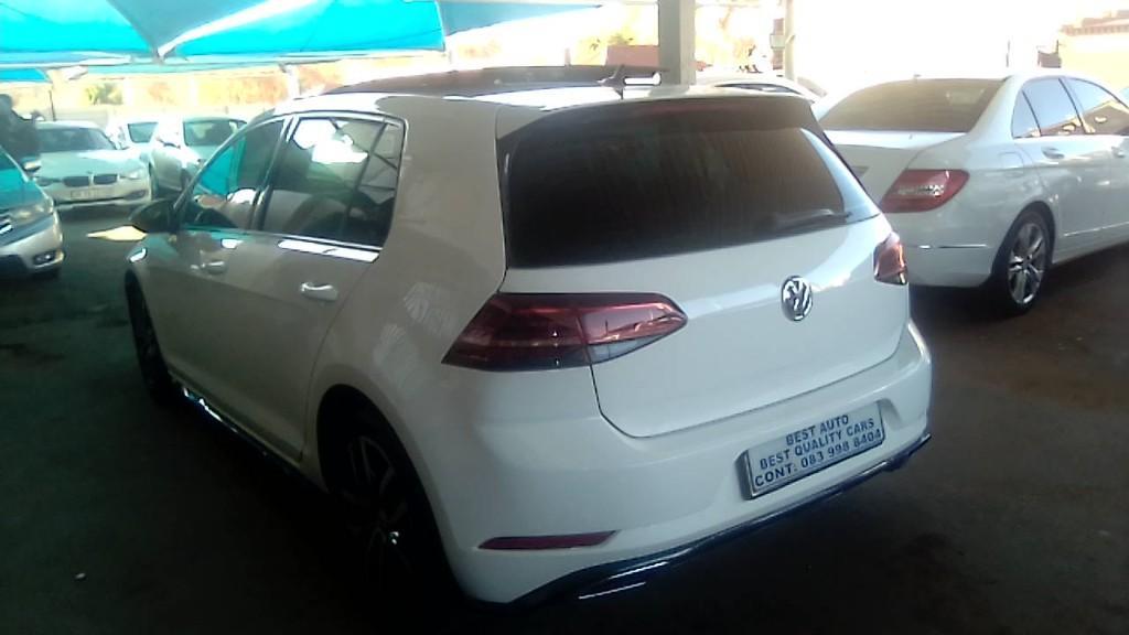 Pre-owned 2019 VW Golf 7 2.0 Engine Capacity R-Line with Automat in Bedfordview - Image 13