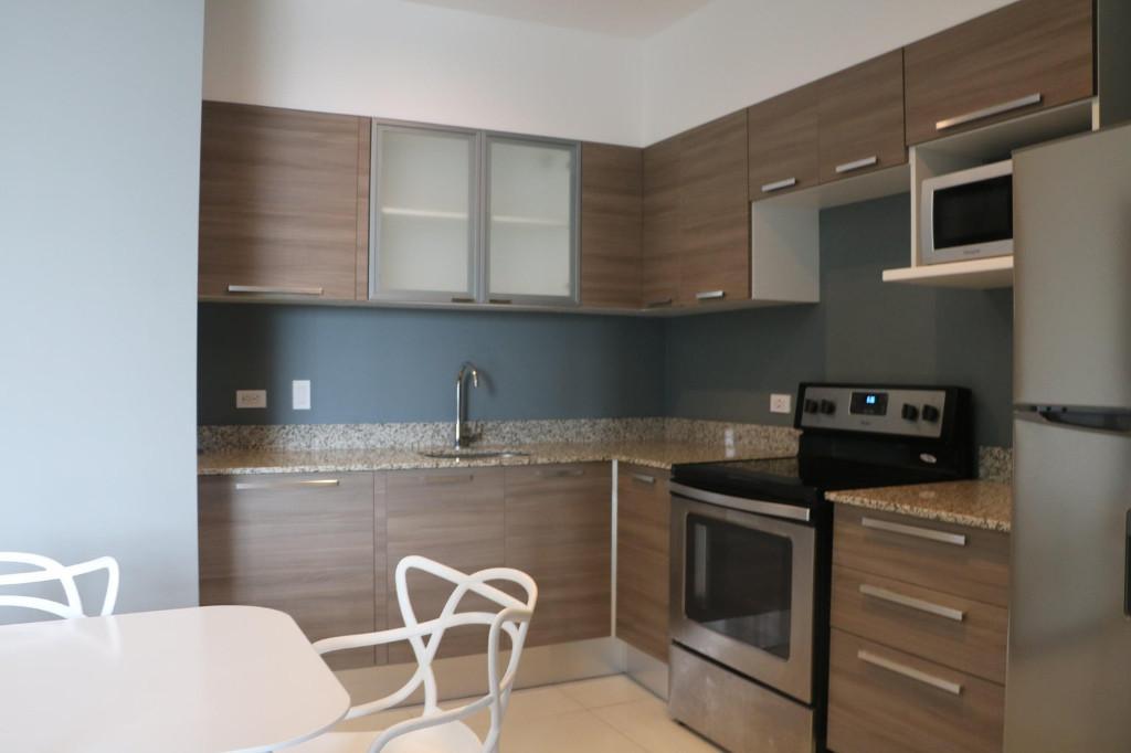 Descubre este acogedor apartamento, perfecto para deportistas en Mora - Imagen 2