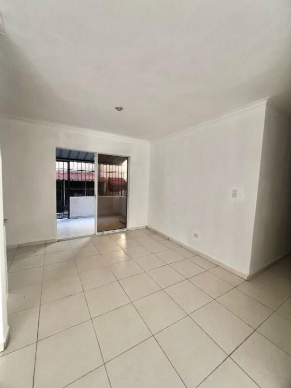 ALQUILO APARTAMENTO EN CARMEN RENATA 3 en la República Dominicana - Imagen 4