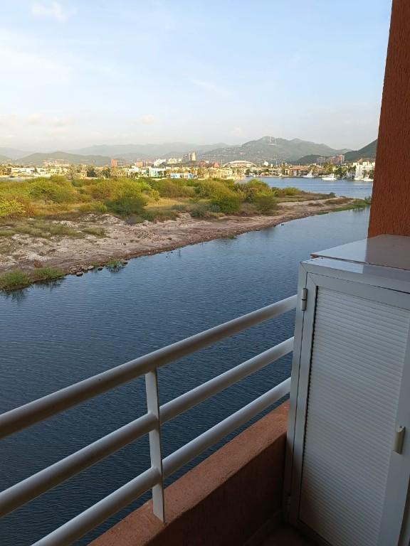 APARTAMENTO EN VENTA CONJUNTO RESIDENCIAL MARINA GOLF LECHERIA R en Venezuela - Imagen 9