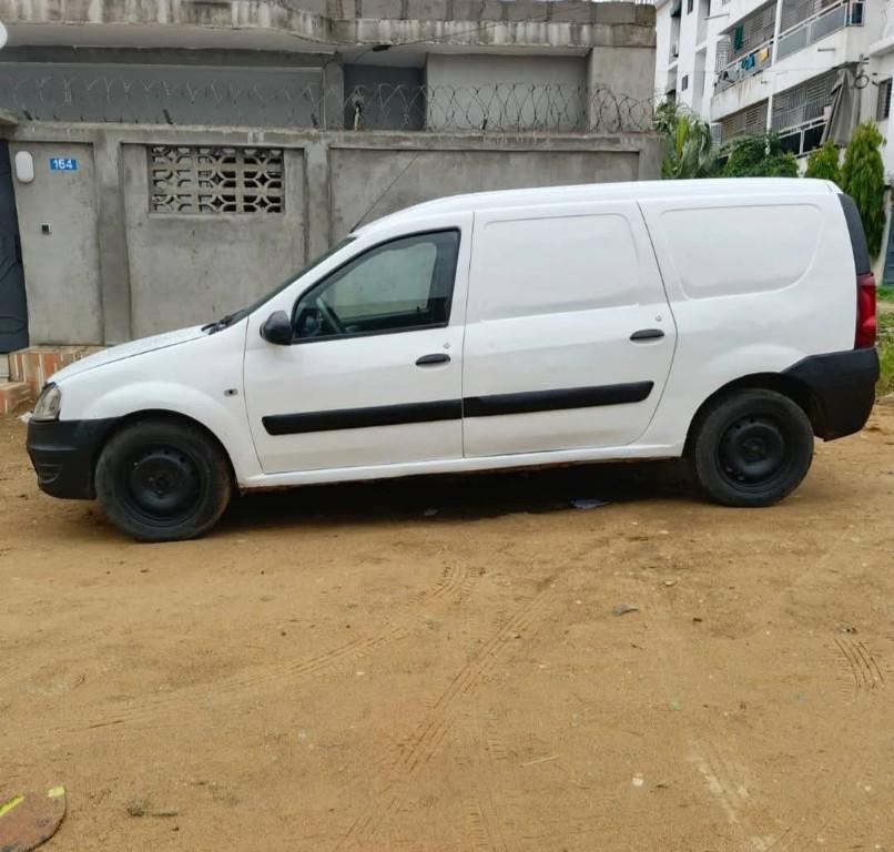 Renault LOGAN 2014 à Abidjan - Photo 3